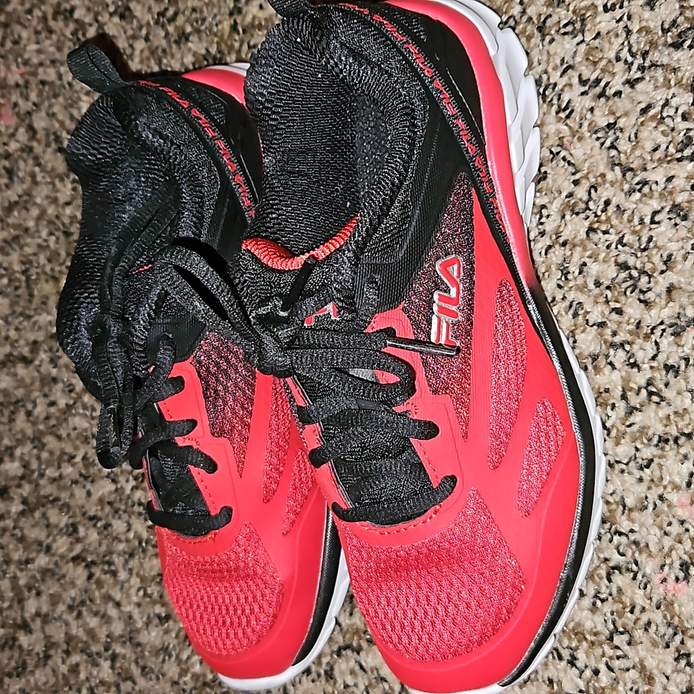 Fila Boys Shoes size 3.5 Red/Black
